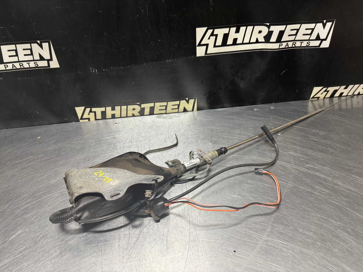 1997-2004 CORVETTE C5 CONVERTIBLE RADIO POWER ANTENNA 10285495 #N303