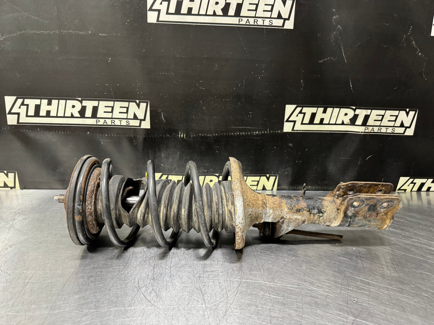 04 PONTIAC GTO RH PASSENGER SIDE STRUT ASSEMBLY OEM #N696