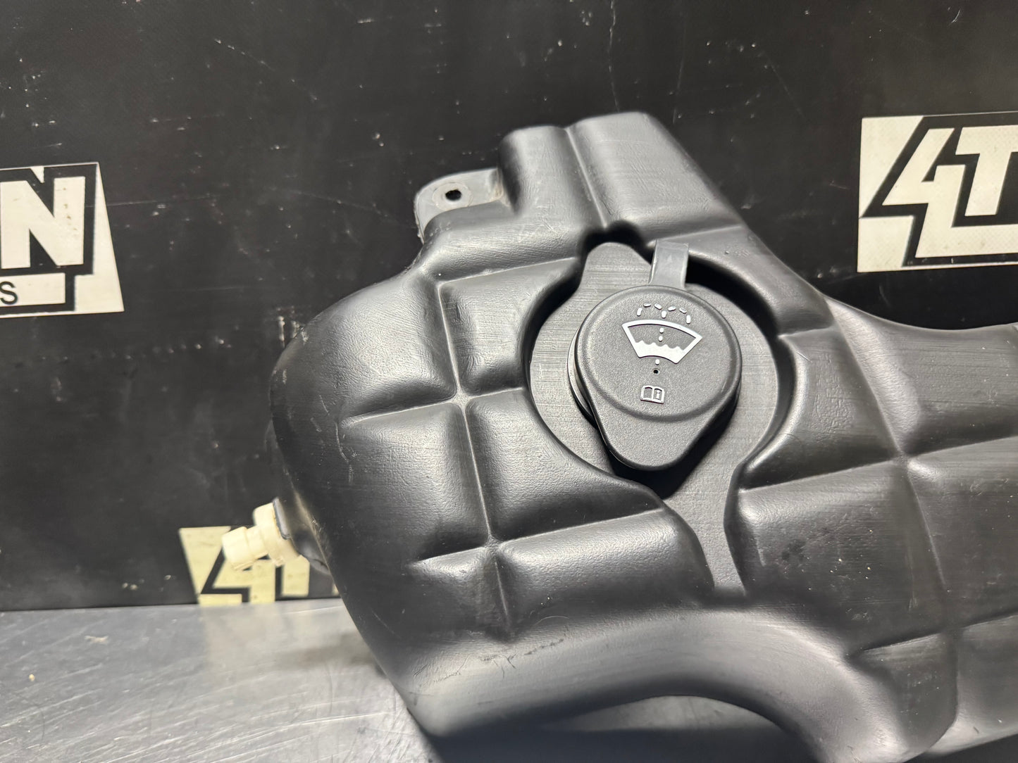 97-04 C5 CORVETTE WINDSHIELD WASHER FLUID RESERVOIR OEM 24025355 USED #N293