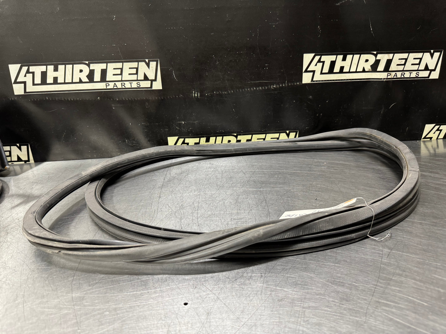 04-06 PONTIAC GTO LH DRIVER DOOR SILL WEATHER STRIP SEAL OEM #N718