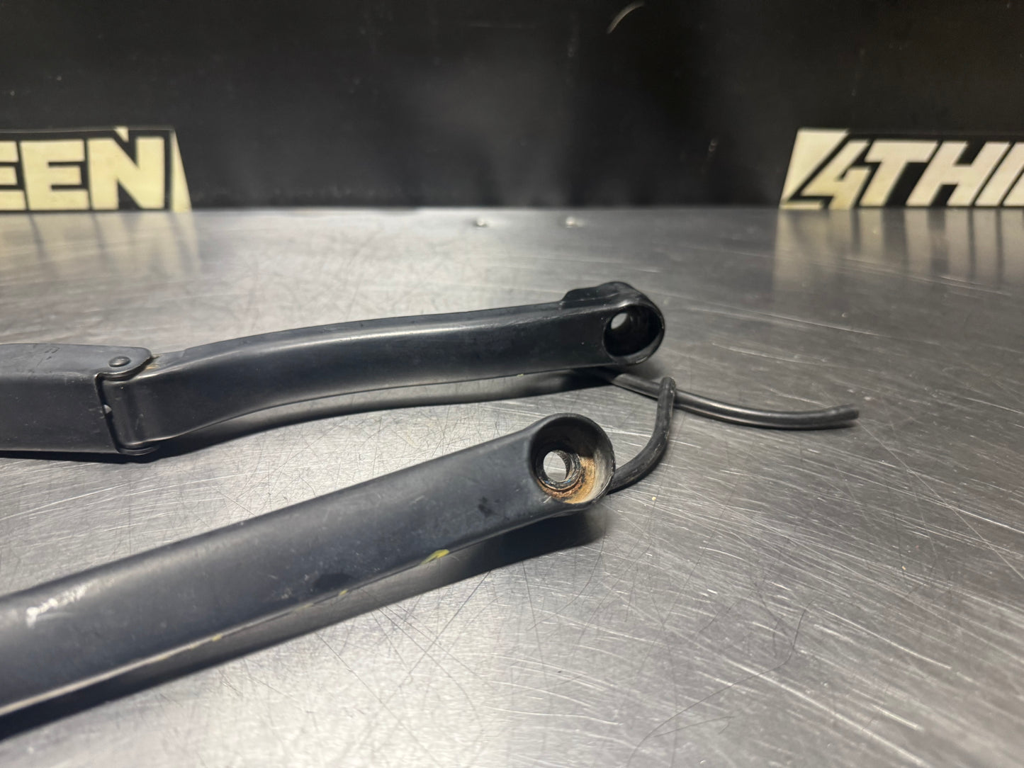 97-04 C5 CORVETTE WIPER ARM SET OEM #N353
