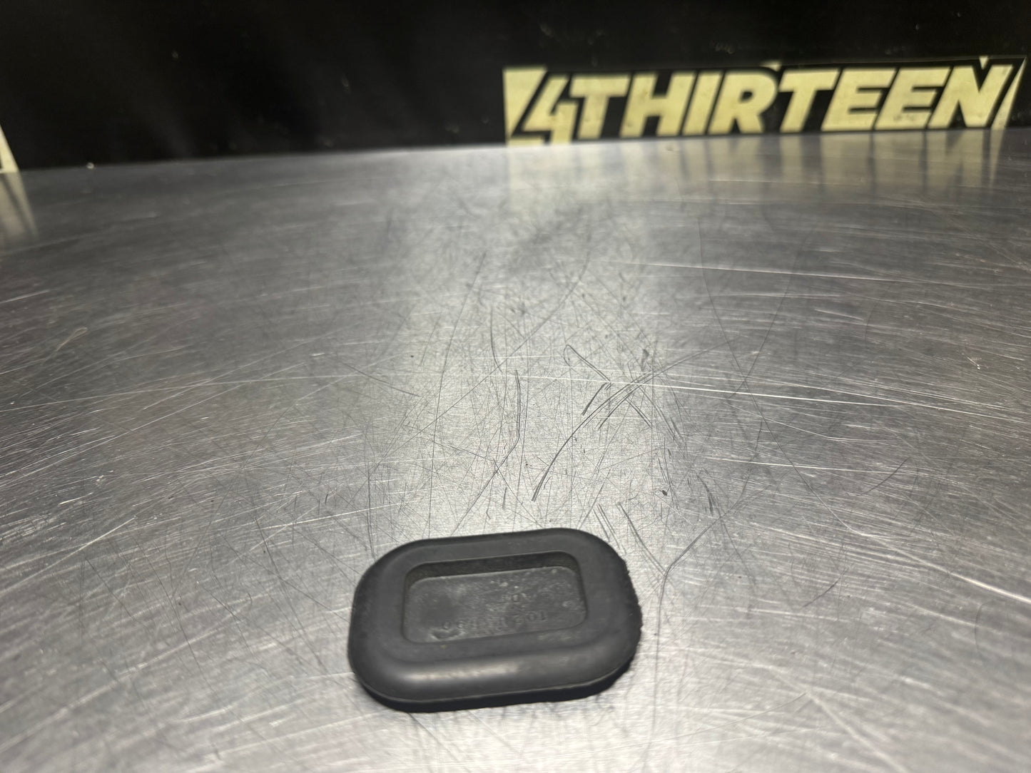 97-04 C5 CORVETTE DOOR BOTTOM ACCESS DRAIN PLUG 10283990 OEM #N582