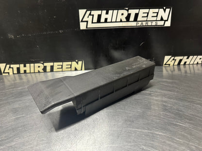 04-06 PONTIAC GTO UNDER HOOD FUSE BOX LID 92169852 OEM #N258