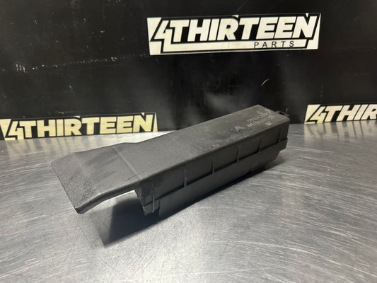 04-06 PONTIAC GTO UNDER HOOD FUSE BOX LID 92169852 OEM #N258