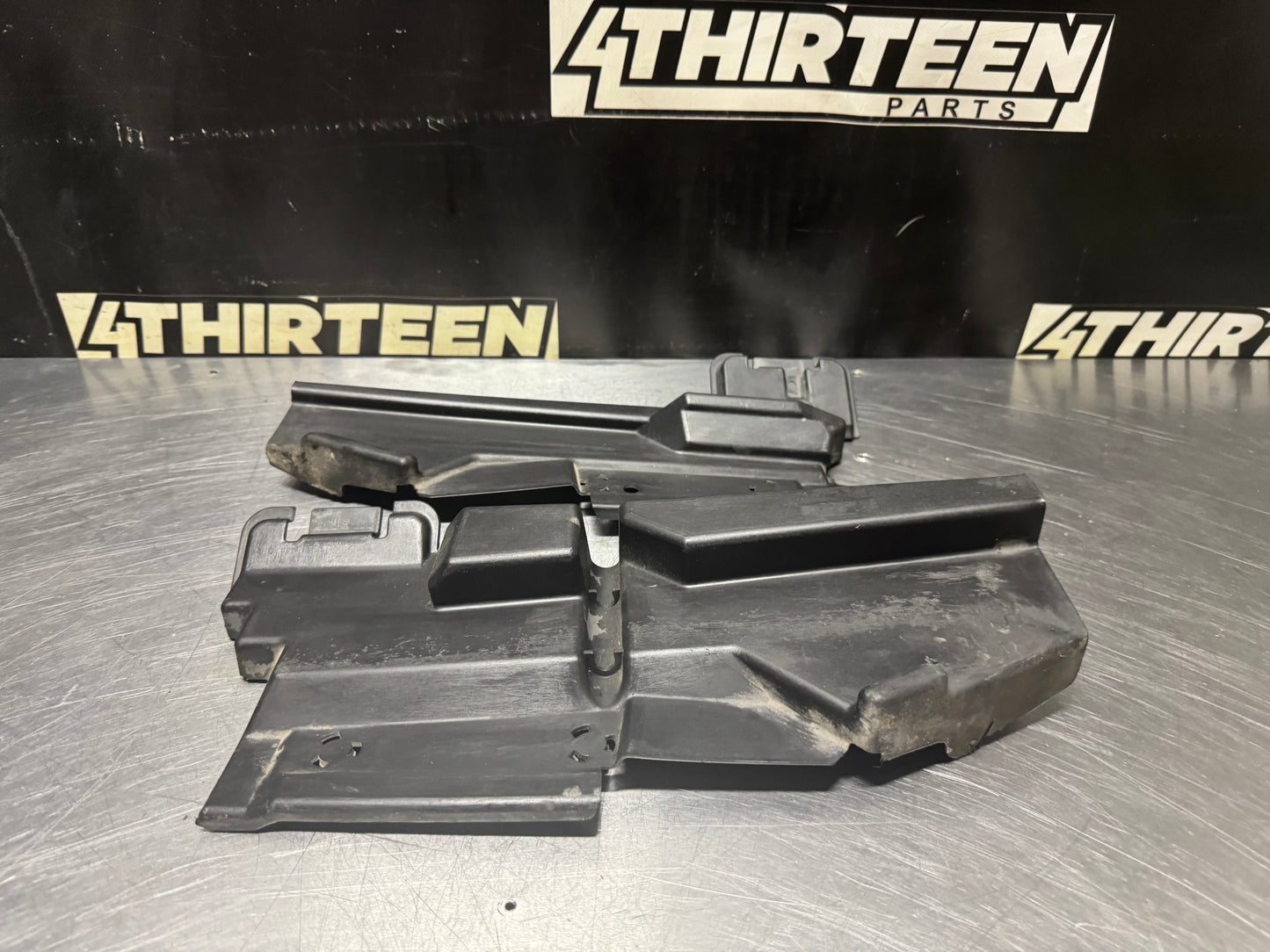 04-06 PONTIAC GTO DRIVERS & PASSENGER LH/RH RADIATOR AIR BAFFLE OEM #N315