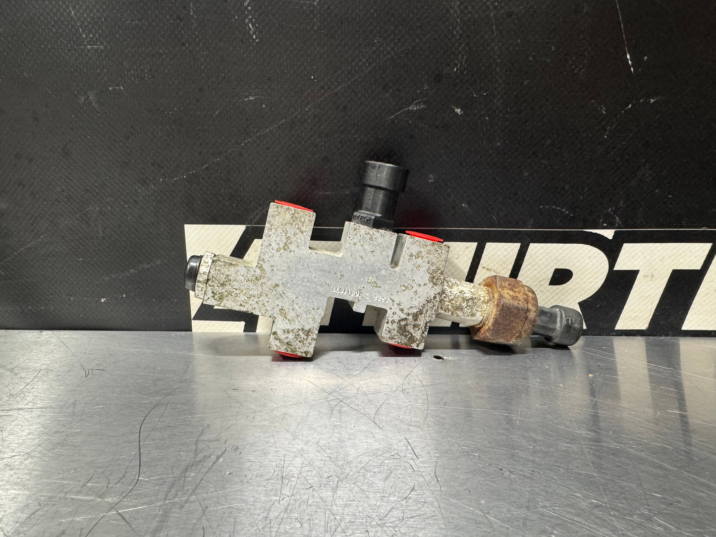 97-04 C5 CORVETTE BRAKE PROPORTIONING VALVE OEM #L350
