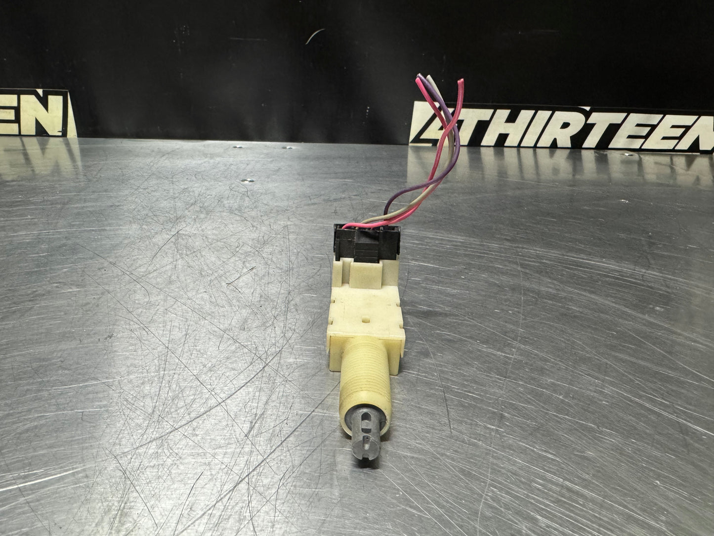97-04 C5 CORVETTE BRAKE LIGHT SWITCH 10447139 OEM #N145