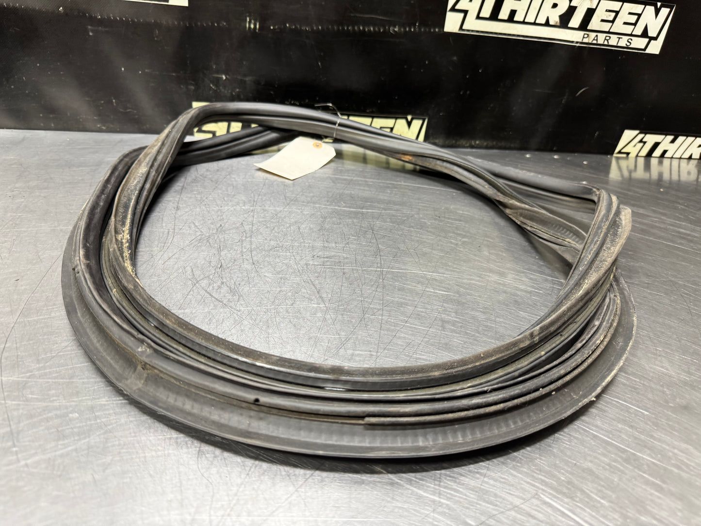 04-06 PONTIAC GTO TRUNK SEAL WEATHER STRIP OEM #N716