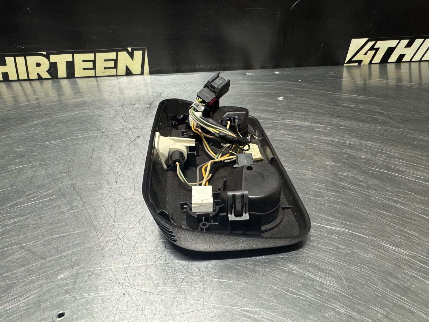 10-14 FORD MUSTANG OVERHEAD DOME LIGHT OEM #N420