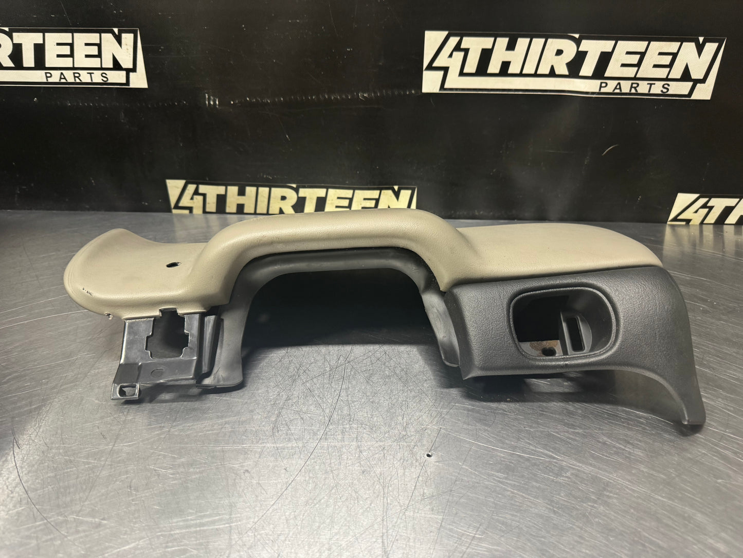 1997 - 2004 CORVETTE C5 OEM KNEE BOLSTER 10281976 TAN OEM #K14