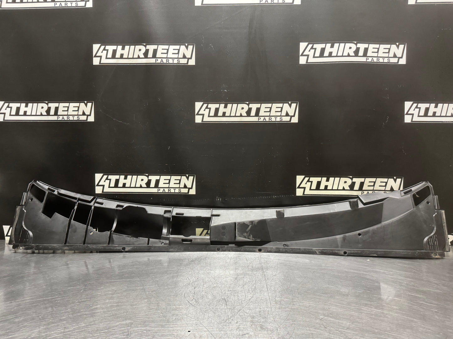 04-06 PONTIAC GTO WINDSHIELD COWL OEM 92054218 #N453