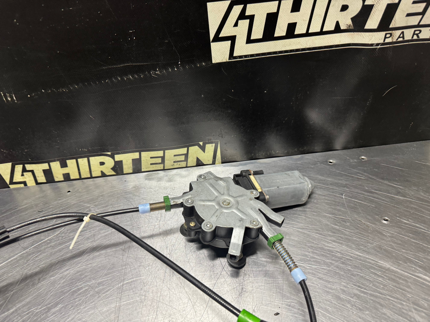 97-04 C5 CORVETTE PASSENGER RH WINDOW MOTOR REGULATOR ASSEMBLY OEM #N542