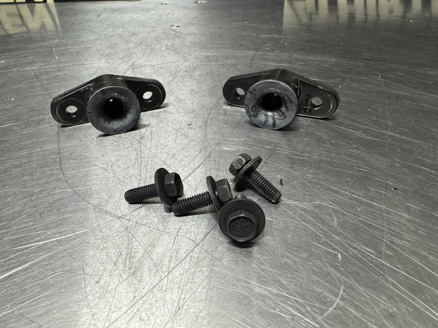 97-04 C5 CORVETTE TARGA TOP MOUNTING BRACKETS OEM #N191