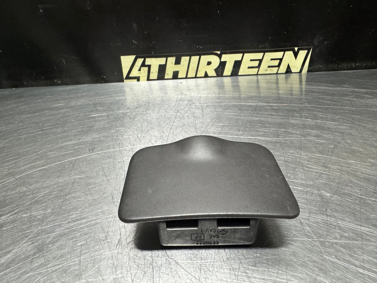 97-01 JEEP CHEROKEE XJ CENTER CONSOLE CIGARETTE ASH TRAY 55115562 OEM #N677
