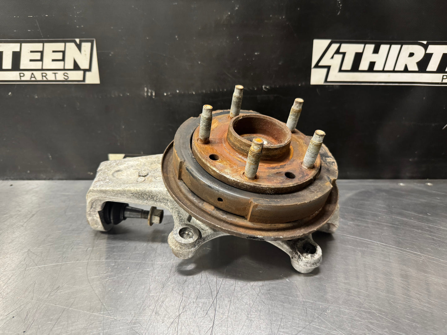1997-2004 CORVETTE C5 LEFT DRIVER REAR SPINDLE KNUCKLE HUB OEM #N70