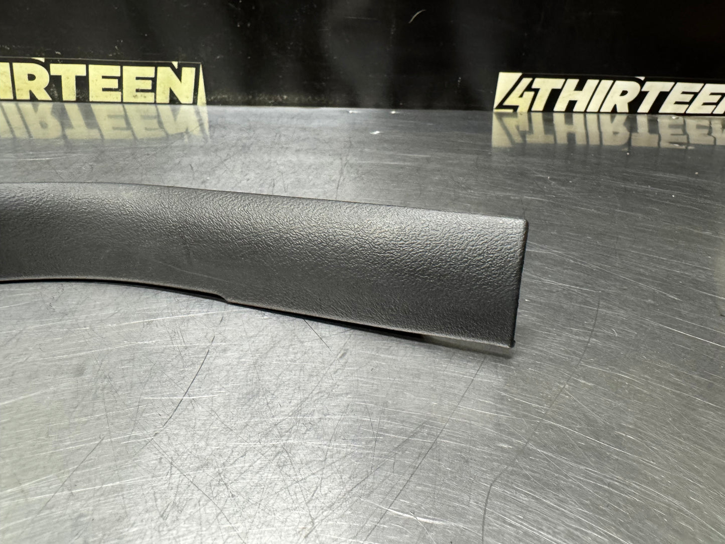 97-04 CORVETTE C5 RIGHT DOOR SILL JAMB TRIM PANEL BLACK #N875