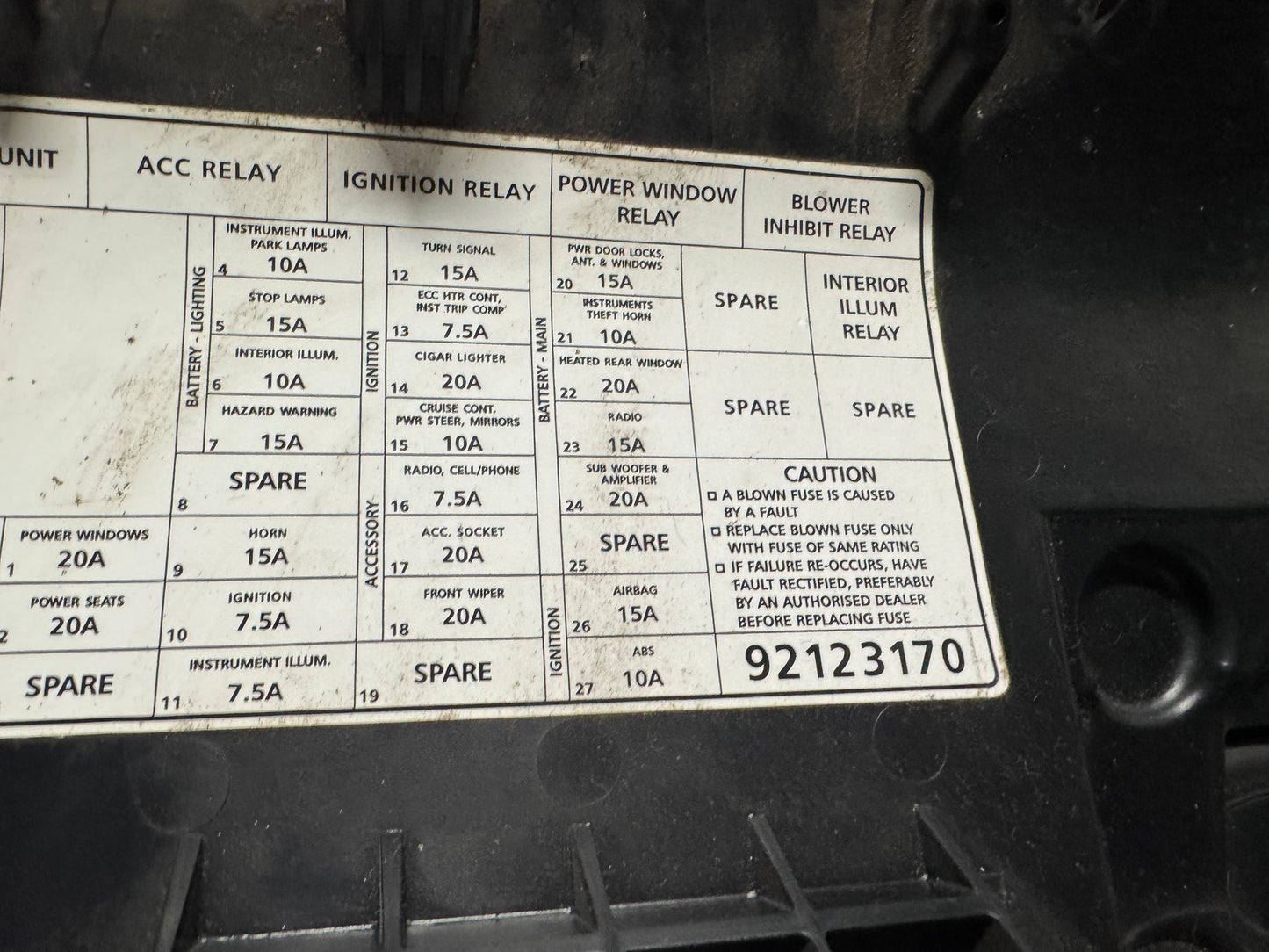 04 - 06 PONTIAC GTO KNEE BOLSTER BLCK OEM 92123170 #N687