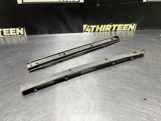04-06 PONTIAC GTO LH RH SIDE UPPER REAR BUMPER BRACKET GUIDES OEM #N681