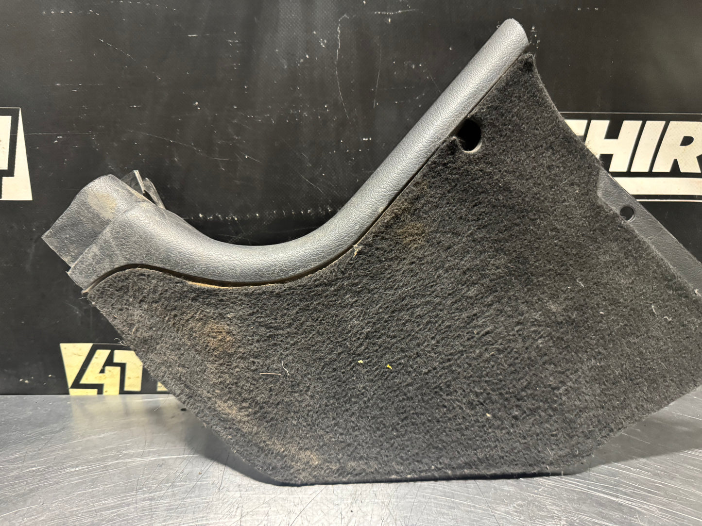 04-06 GTO DRIVER SIDE LH KICK PANEL #N290