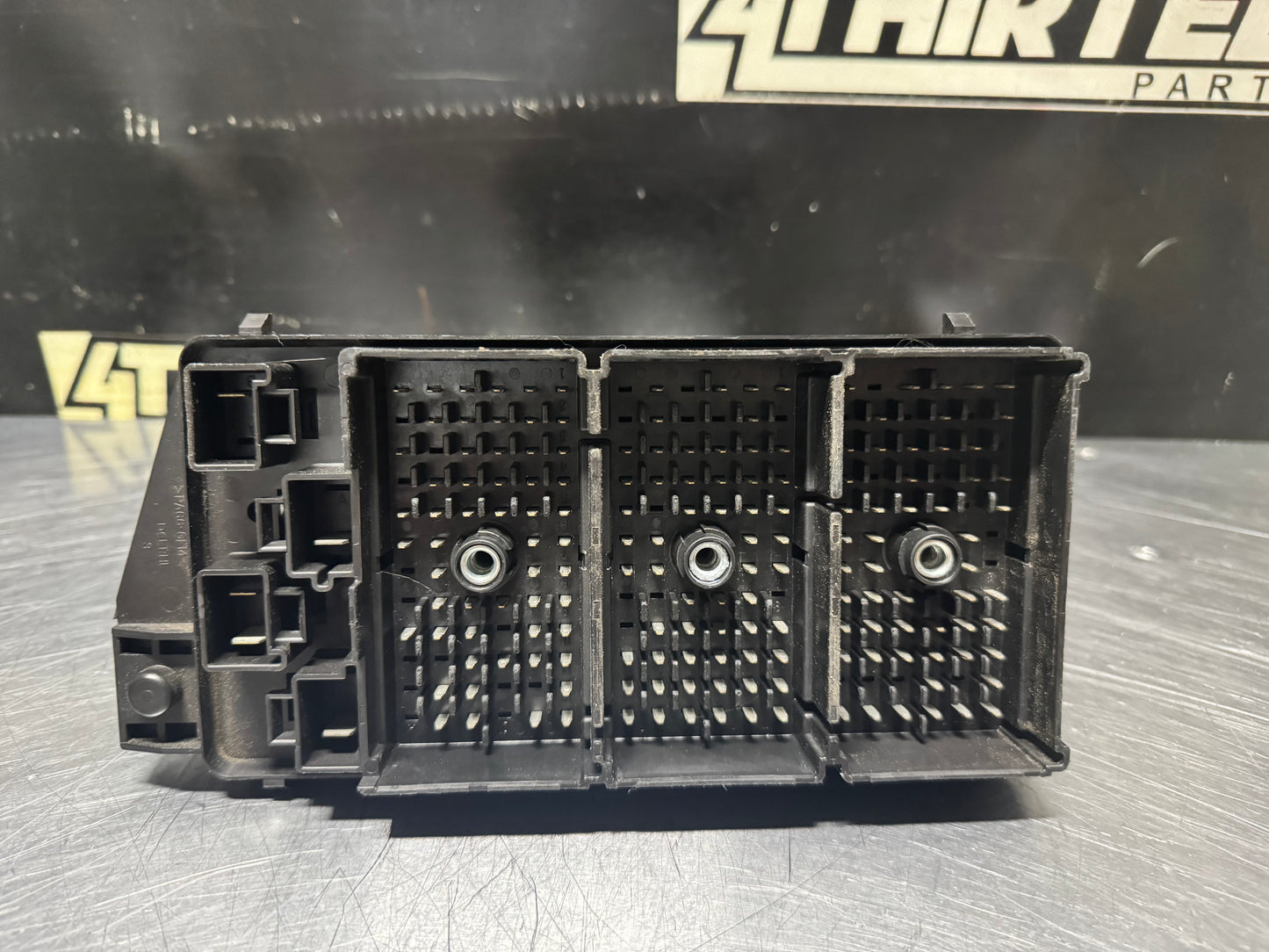 2000-2002 CORVETTE C5 UNDER HOOD ENGINE BAY FUSE BOX OEM 10443149 #N457