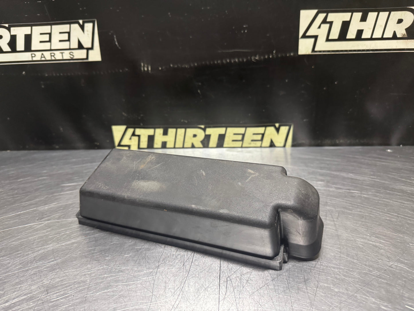 2004 PONTIAC GTO PCM BRACKET COVER 92117908 OEM #N572