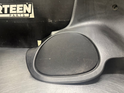 97-04 C5 CORVETTE LEFT LH B PILLAR QUARTER TRIM PANEL OEM 10269544 #N342