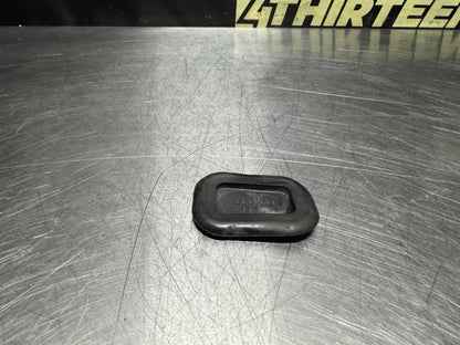 97-04 C5 CORVETTE DOOR BOTTOM ACCESS DRAIN PLUG 10283990 OEM #N581