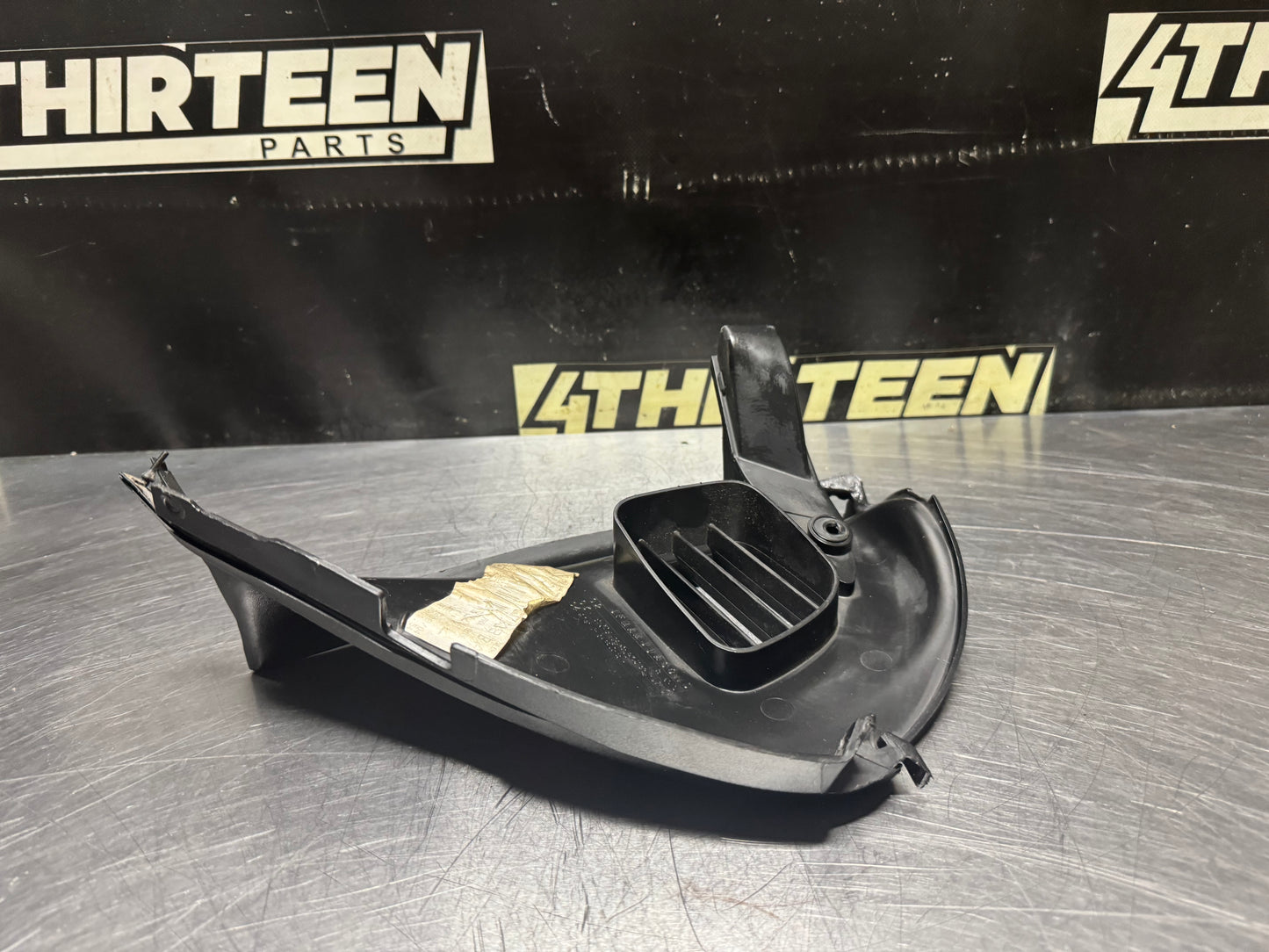 04-06 PONTIAC GTO RH PASSENGER SIDE DEFROST VENT TRIM OEM #N615