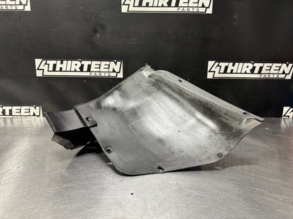 97-04 CORVETTE C5 RH PASSENGER FRONT INNER WHEEL LINER OEM 10298464 #L469