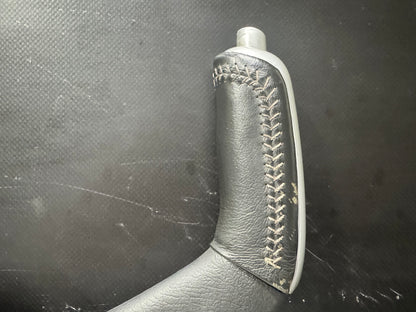 04-06 PONTIAC GTO EMERGENCY BRAKE HANDLE GREY STITCHING #L424
