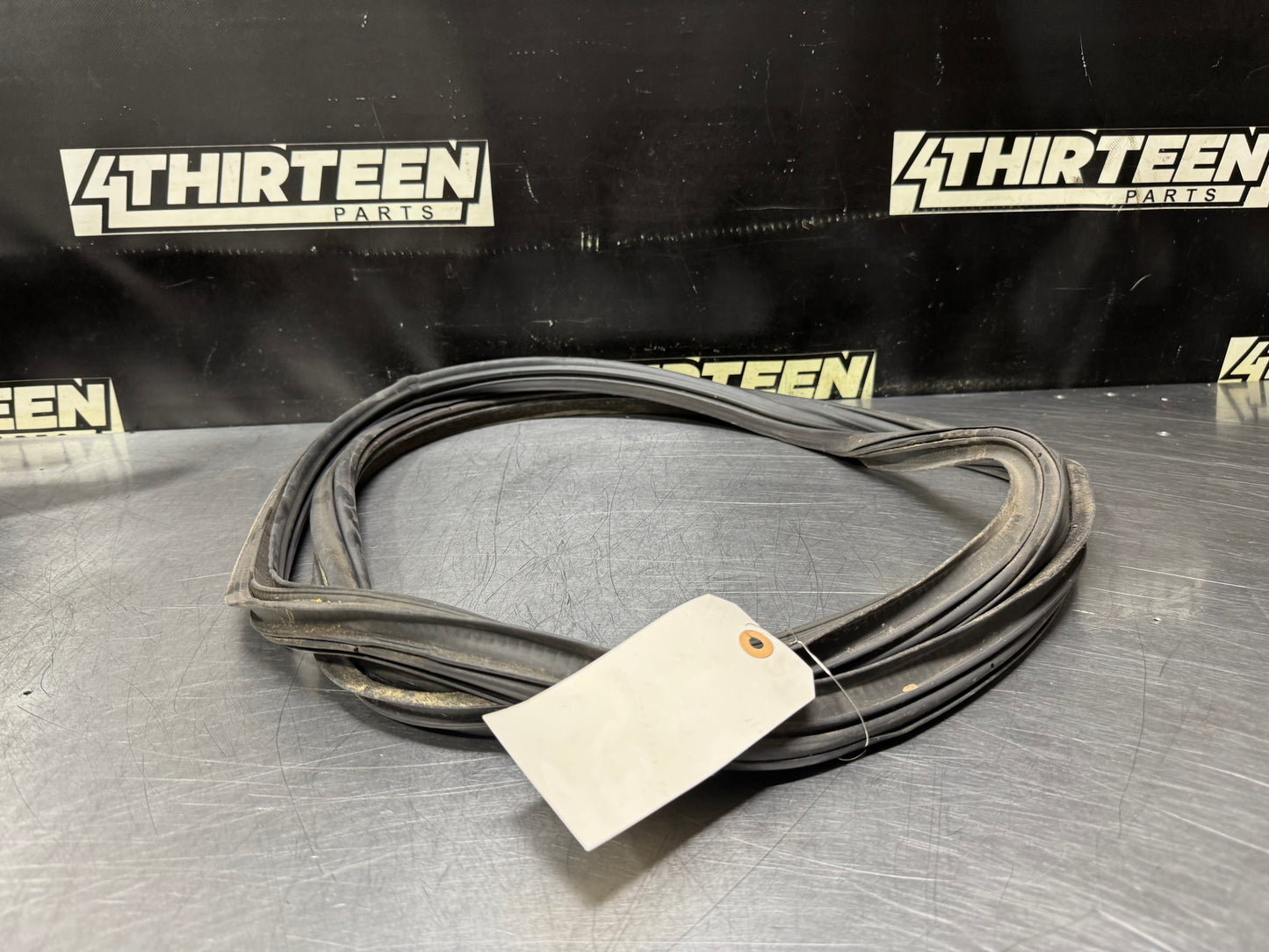 04-06 PONTIAC GTO TRUNK SEAL WEATHER STRIP OEM #N716