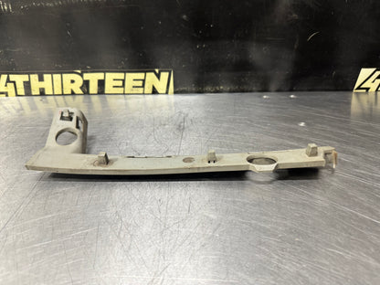 04-06 PONTIAC GTO FRONT RH RIGHT FRONT BUMPER GUIDE BRACKET 92177409 OEM #N896