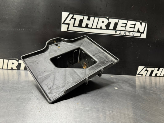 97-04 C5 CORVETTE BATTERY TRAY OEM 10268430 #L306