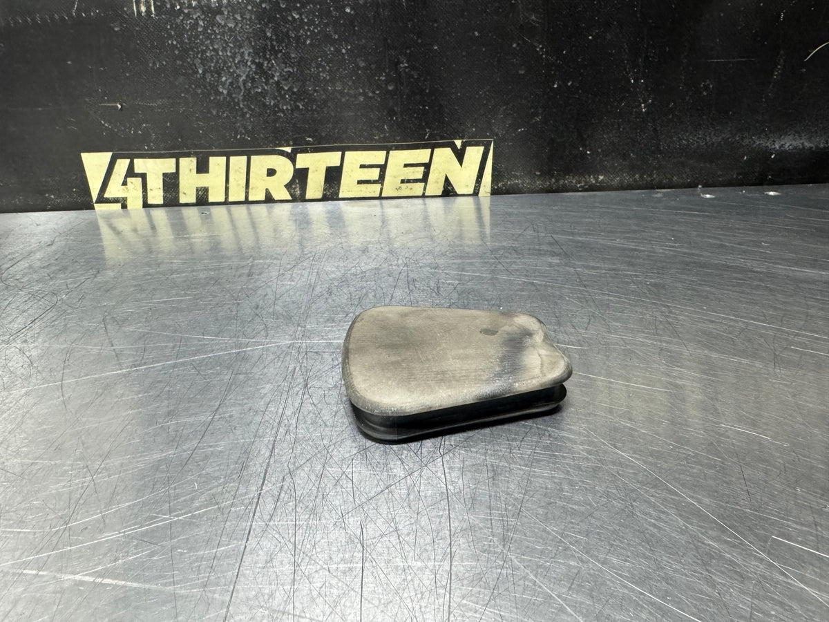 97-04 C5 CORVETTE TORQUE TUBE INSPECTION COVER PLUG 12551987 OEM #X32