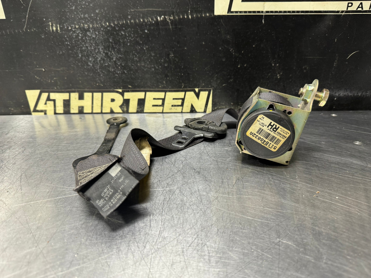 04-06 PONTIAC GTO RIGHT HAND SEATBELT WITH RETRACTOR OEM #X35