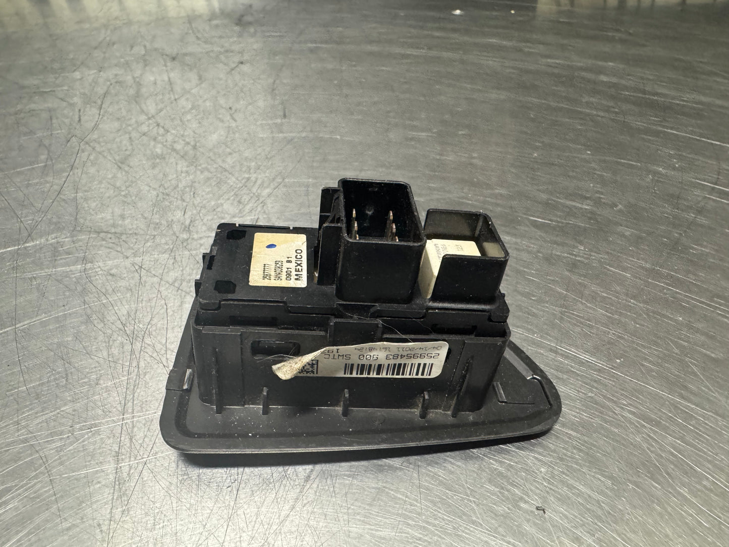 07-13 CHEVY SILVERADO LH DRIVER REAR WINDOW SWITCH 25995483 OEM #N359