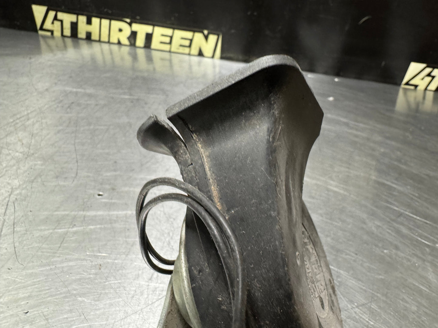 97-04 CORVETTE C5 OEM GM HORN SET #N840