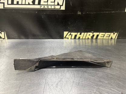 97-04 C5 CORVETTE RH PASSENGER SIDE EXTERIOR A-PILLAR BRACKET OEM #N631