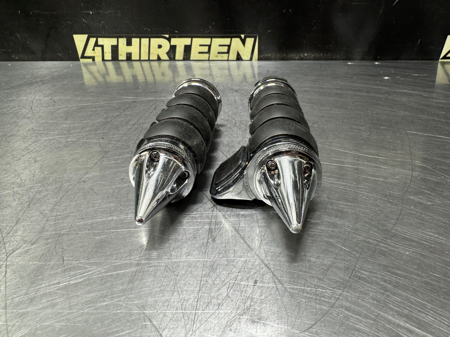 AFTERMARKET MOTORCYCLE SPIKE HANDLE BAR GRIPS FOR HARLEY DAVIDSON #N789
