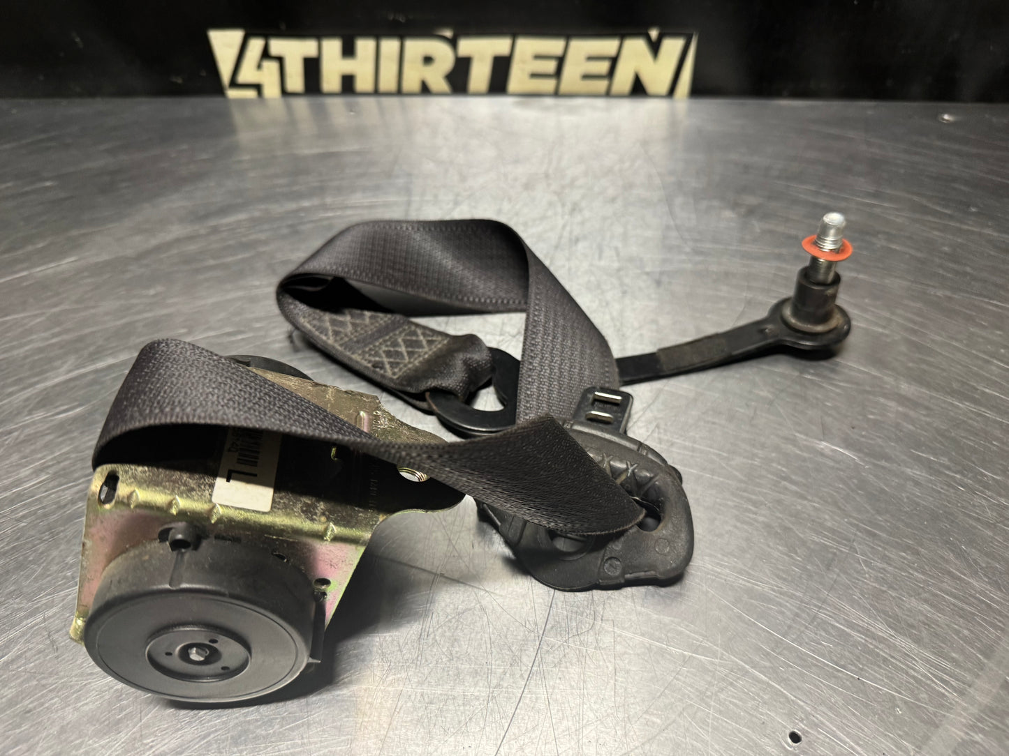 04-06 PONTIAC GTO LEFT HAND LH SIDE SEAT BELT AND RETRACTOR 511648132A OEM #N306