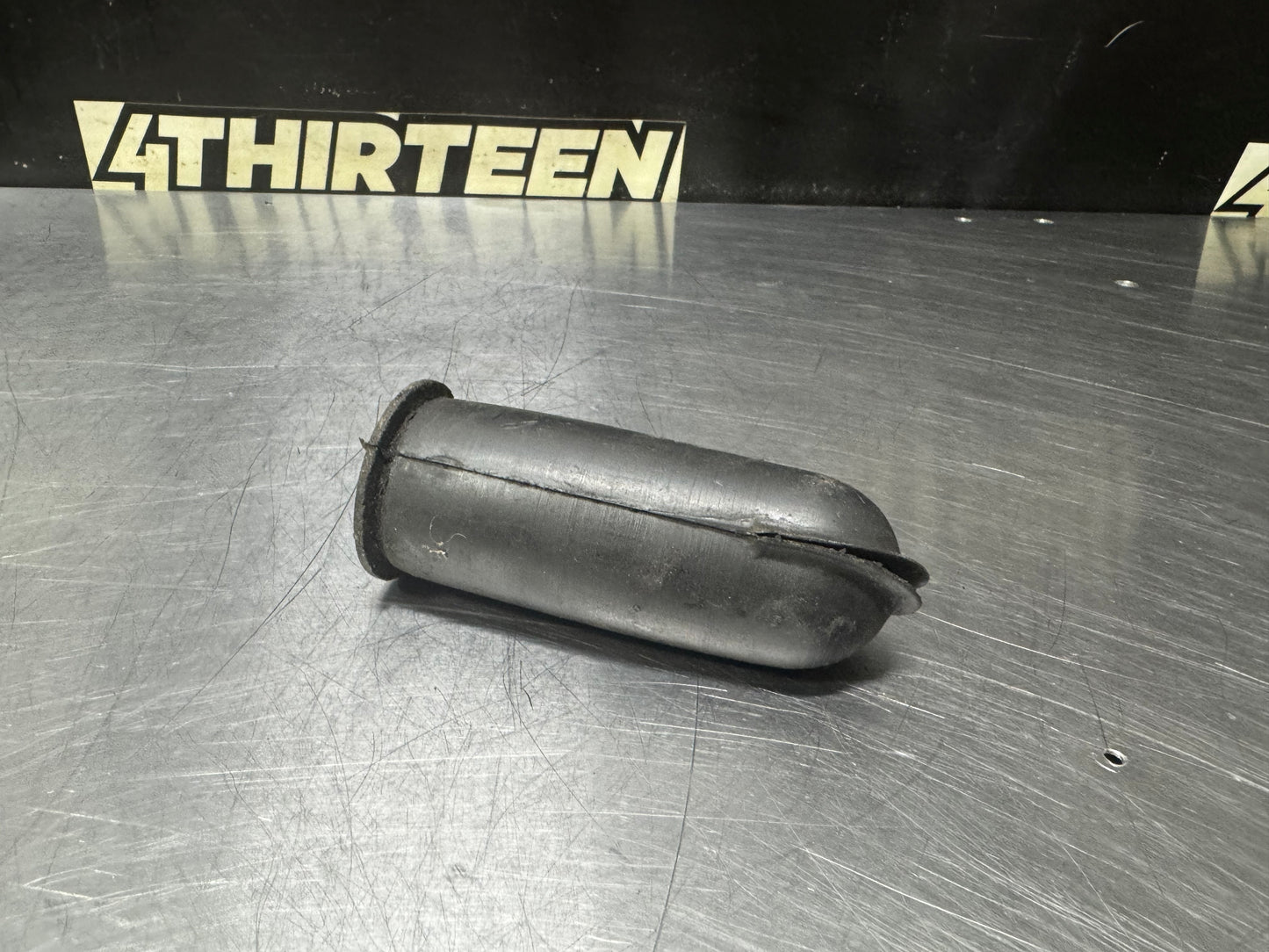 97-04 C5 CORVETTE COWL DRAIN TUBE RUBBER SEAL OEM #N338