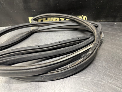 04-06 PONTIAC GTO LH DRIVER DOOR SILL WEATHER STRIP SEAL OEM #N939
