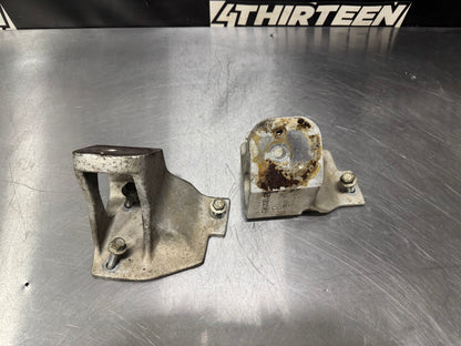 97-04 C5 CORVETTE ENGINE MOUNT BRACKETS PAIR OEM #L348