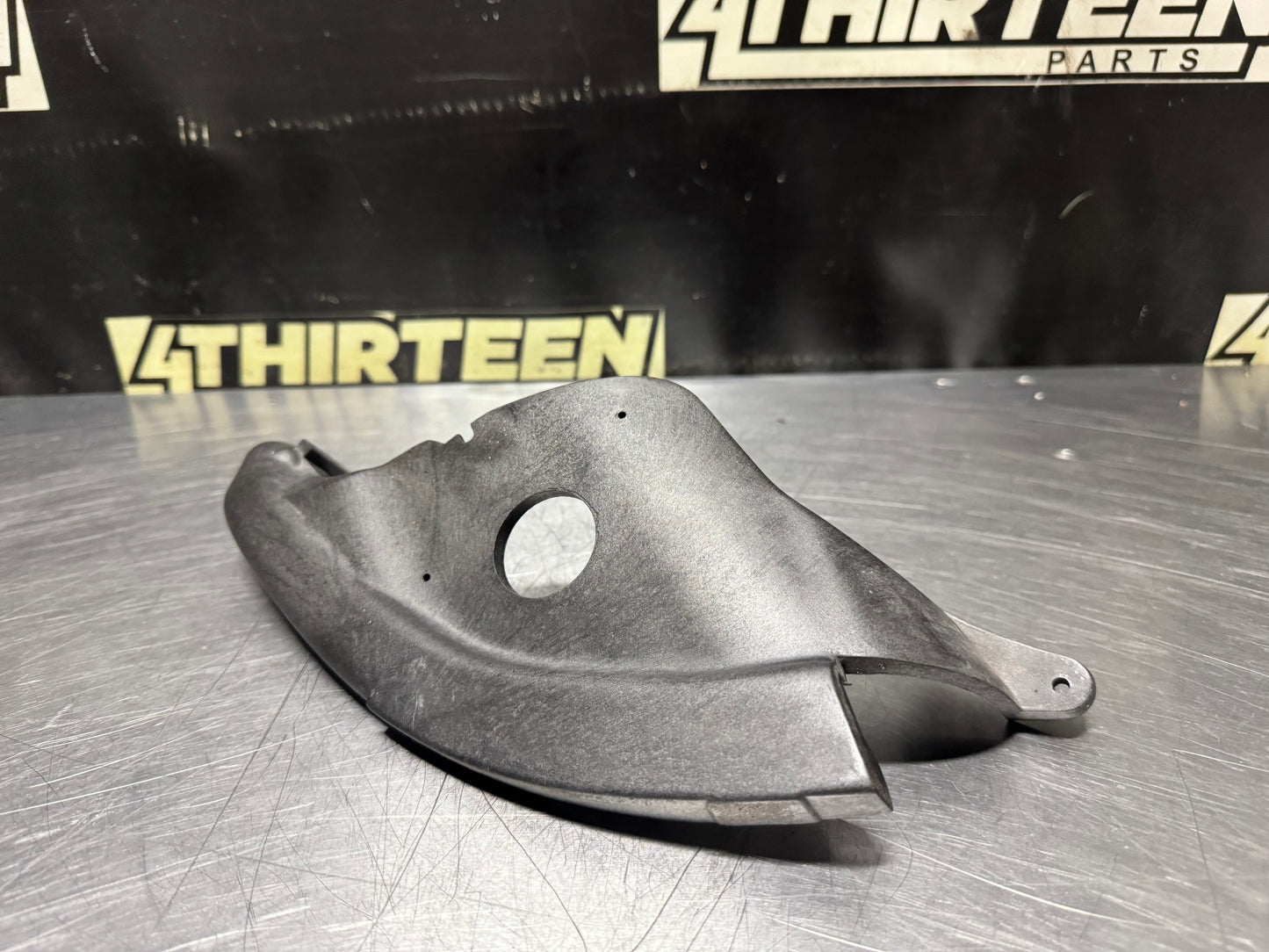 97-04 C5 CORVETTE RH PASSENGER SIDE FOG LIGHT MOUNTING BRACKET 10269680 OEM N559