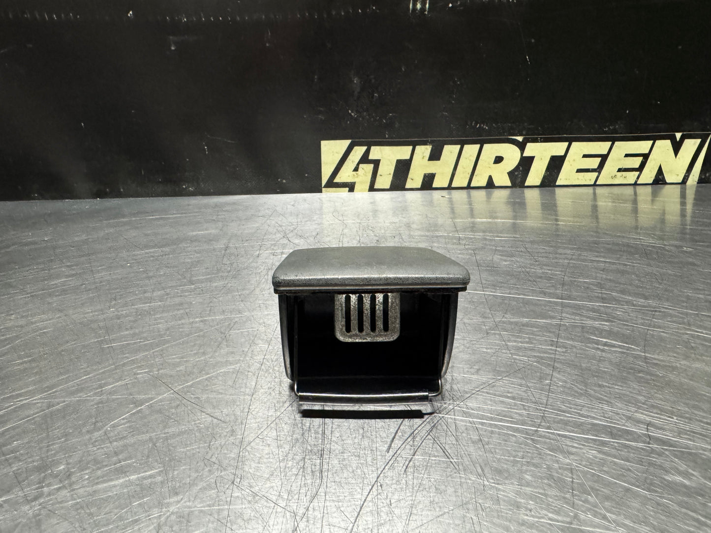 92-95 HONDA CIVIC ARMEST CENTER CONSOLE REAR ASH TRAY 88321-SB3-9500 OEM #N679
