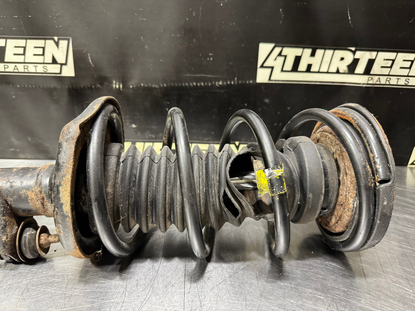 04 PONTIAC GTO RH PASSENGER SIDE STRUT ASSEMBLY OEM #N696