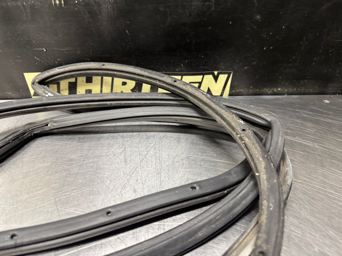 04-06 PONTIAC GTO LH DRIVER DOOR SILL WEATHER STRIP SEAL OEM #N939