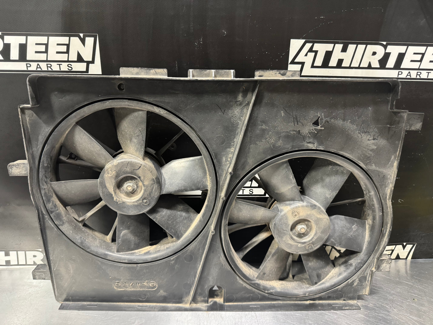 97-04 C5 CORVETTE DUAL RADIATOR FAN W/ SHROUD OEM #L490
