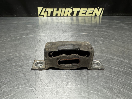 1997-2004 C5 CORVETTE REAR RUBBER EXHAUST HANGER #N678