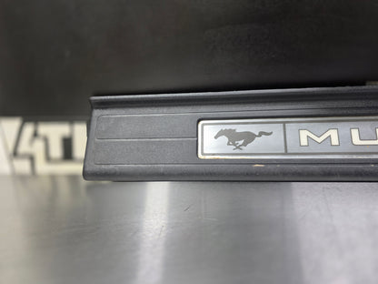 2015 FORD MUSTANG GT RH DOOR SILL TRIM FR3B-6313222-CAW OEM #N791
